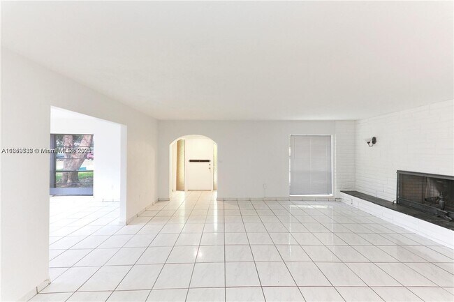 Building Photo - 3019 SW 68th Terrace