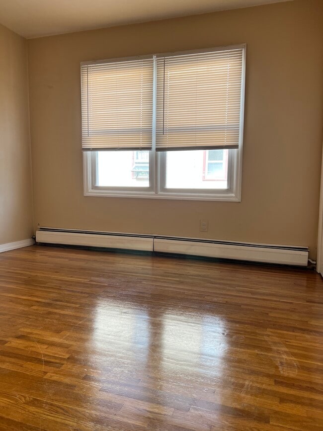 Bedroom 2 - 14 Village Plz