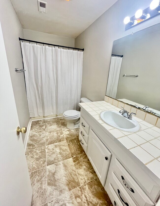 Building Photo - 101 Southridge Dr