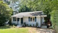 Building Photo - A True Hidden Gem! One Bedroom - One Bathr...