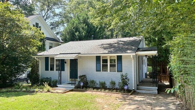 Primary Photo - Cozy Remodeled Decatur 1 Bed-1 Bath DUPLEX...