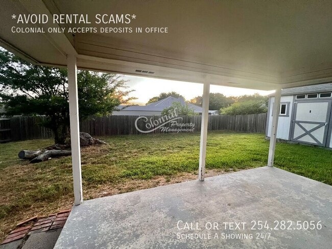 Building Photo - 901 Kelso Dr