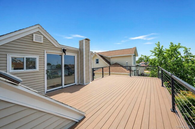 Building Photo - 308 Bedell St
