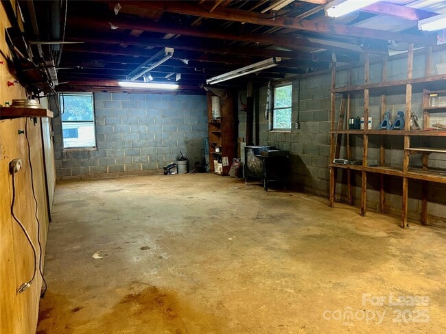 Building Photo - 234 Alf Hoover Rd