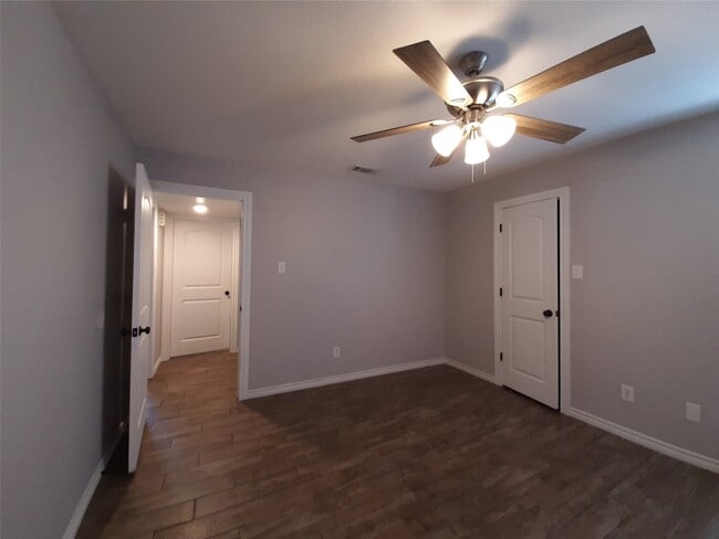 Building Photo - 9707 Richmond Ave.