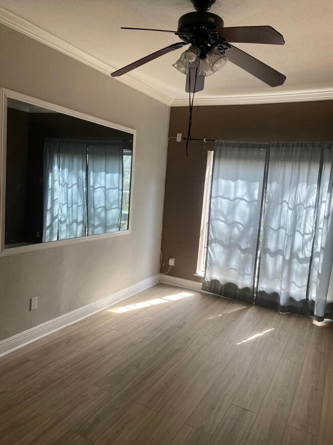 Building Photo - 2100 Tanglewilde St