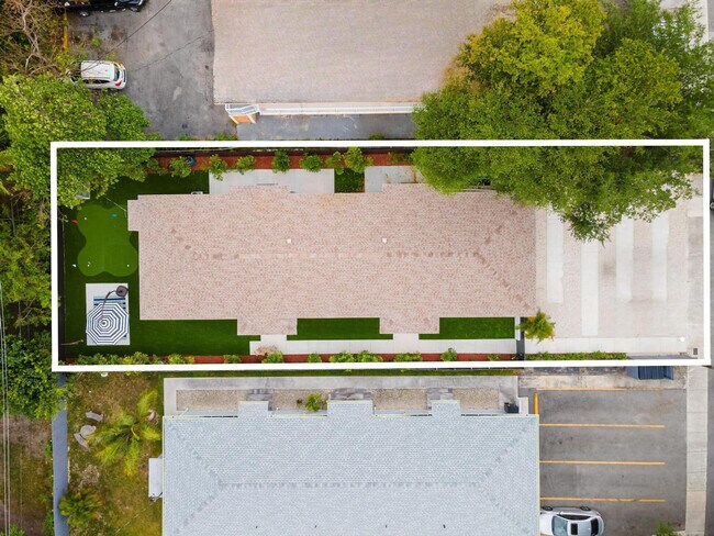 Building Photo - 740 SW 9th St
