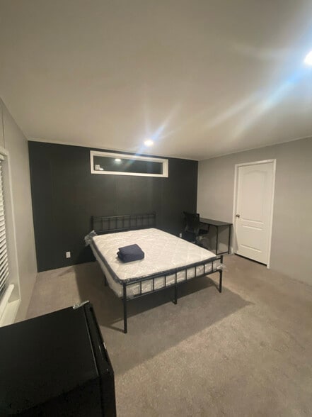 Building Photo - 111 Audubon Ave