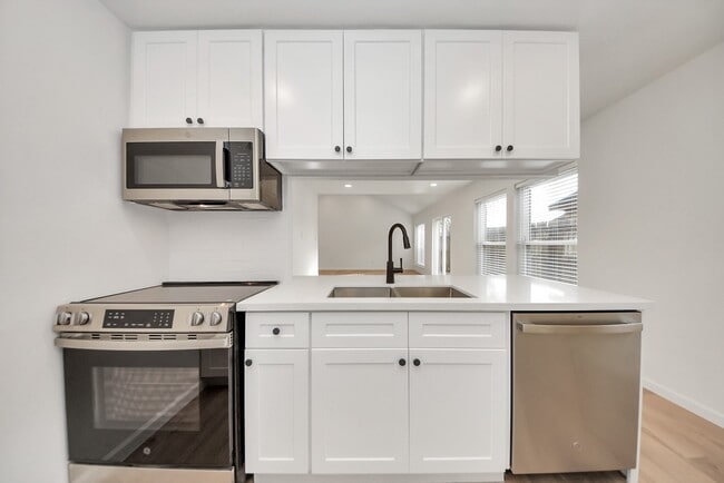 Building Photo - 3305 Avenue R