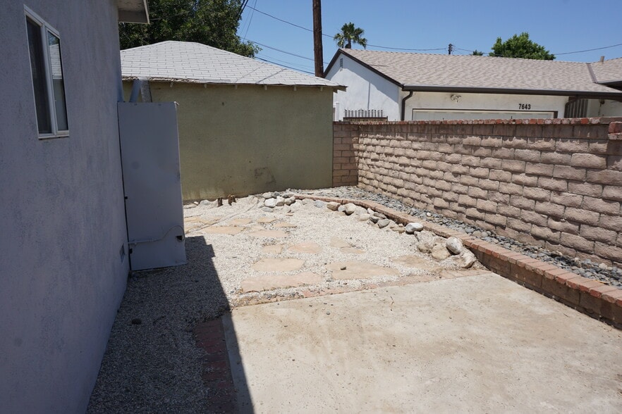 Building Photo - 7633 Enfield Ave