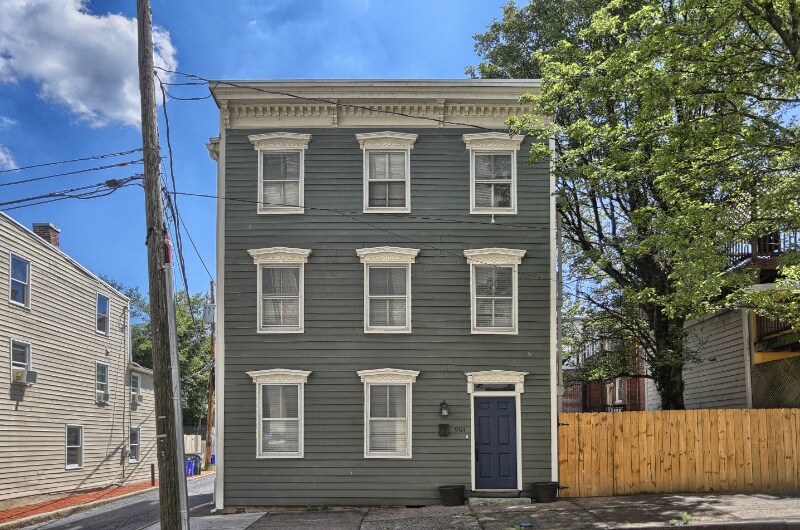 Primary Photo - 901 Capitol St