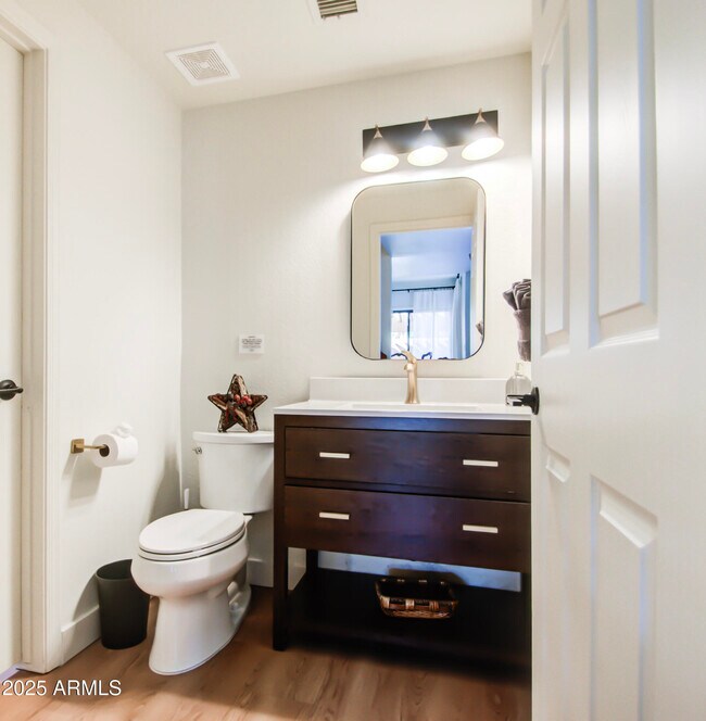 Building Photo - 5640 E Bell Rd