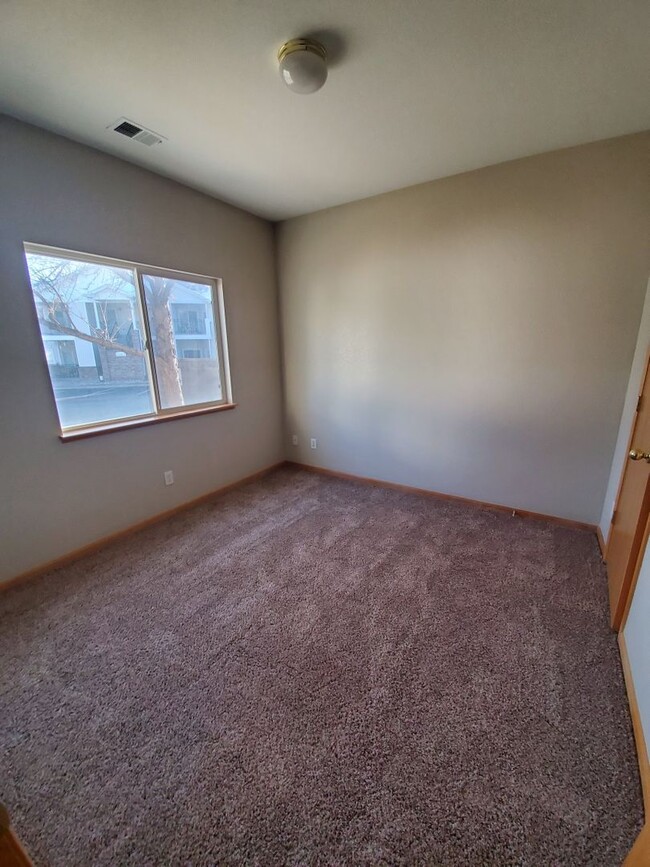 Building Photo - Charming Condo in West Point Condominiums