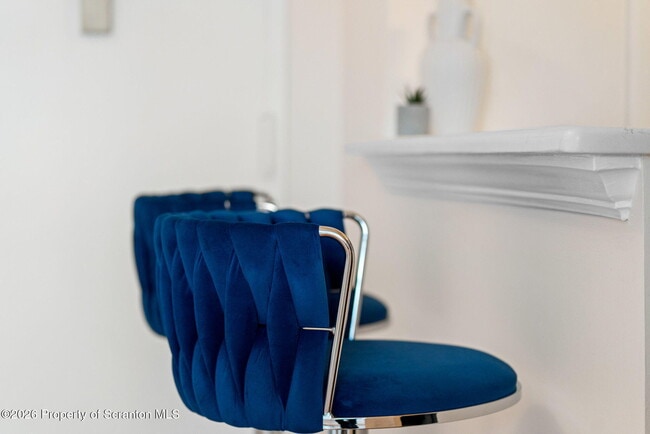 Building Photo - 220 Linden St