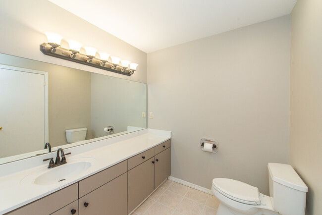 Primary Bath - 158 Harvest Ln