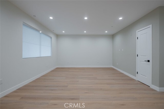 Building Photo - 10218 Fernglen Ave