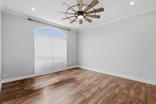 Building Photo - 239 Navarro Dr