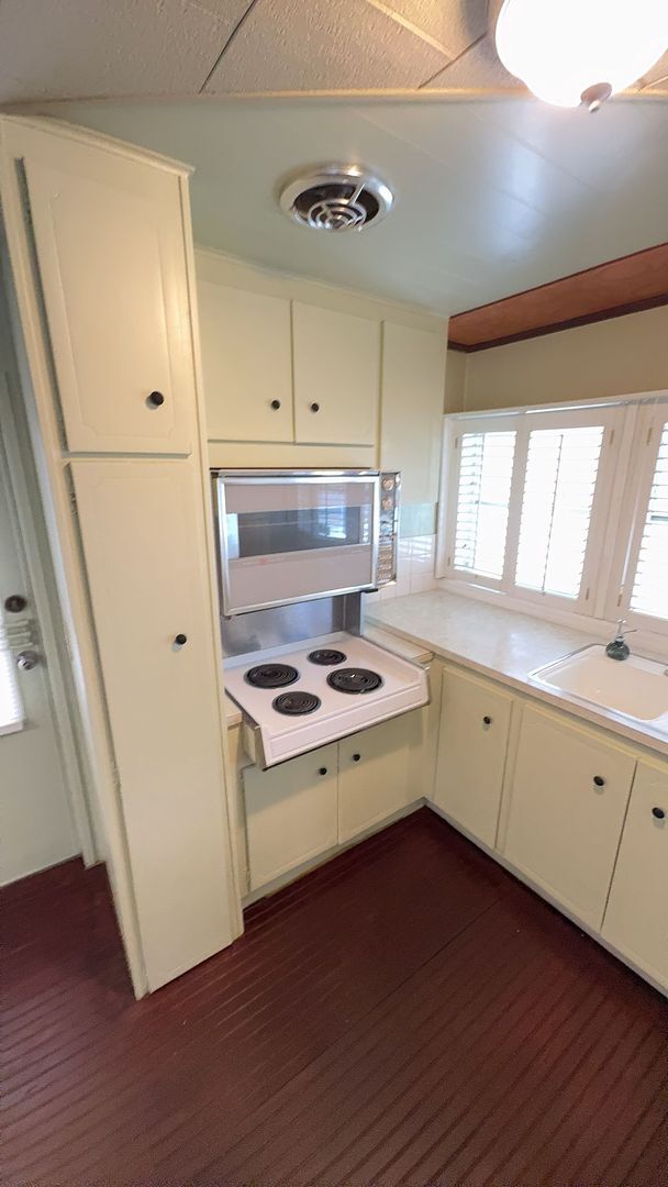 Building Photo - Beautiful 1 bedroom 1 bath Manufactured ho...