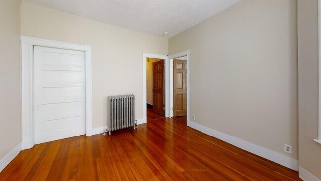 Building Photo - 33 Bellingham St