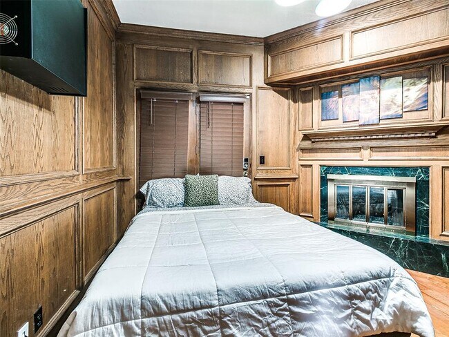 Building Photo - 3465 Brush Creek Rd