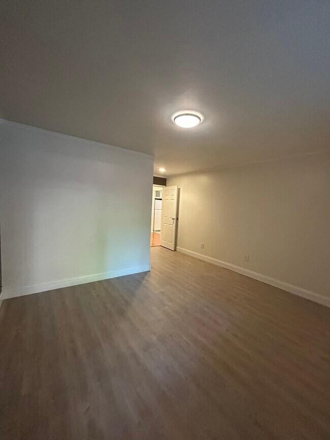 Building Photo - 777 N MacQuesten Pkwy