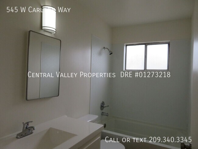 Building Photo - 545 W Carlton Wy