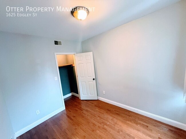 Building Photo - 1625 Edgley St