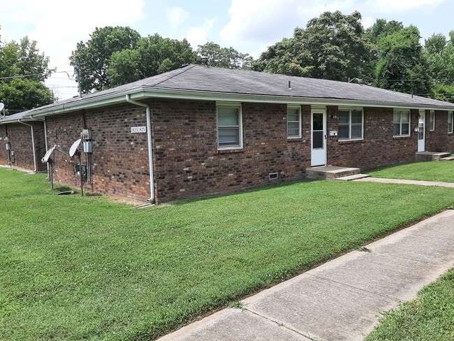 Primary Photo - 2 Bedroom 2 Bathroom Duplex for $695!