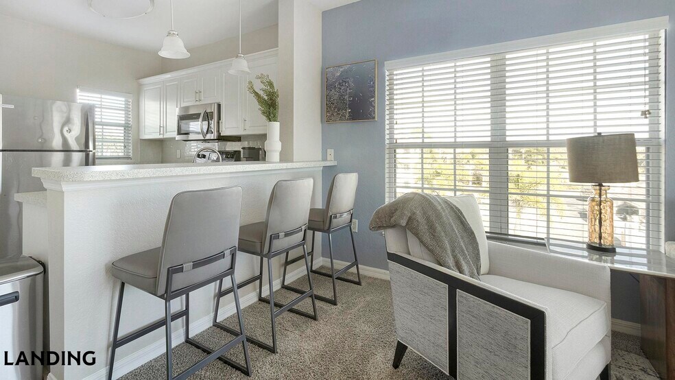 Building Photo - 3695 Island Club Dr