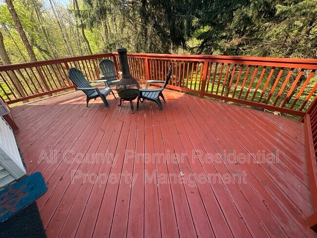 Building Photo - 74 Oxford Ct