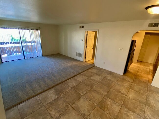 Primary Photo - Upgraded Condo near Oldtown