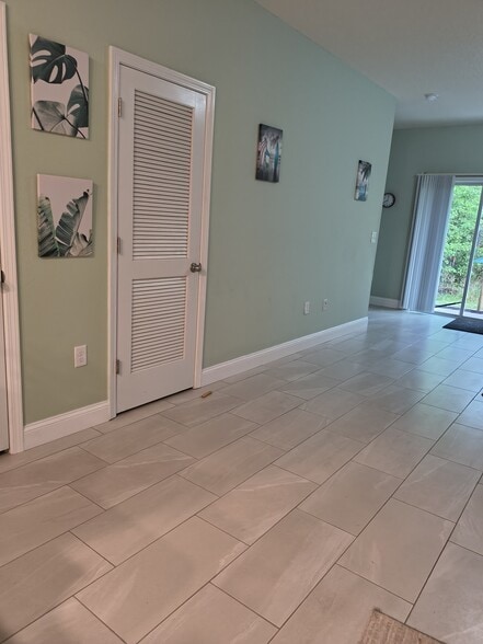 Building Photo - 63 Scotch Pebble Dr
