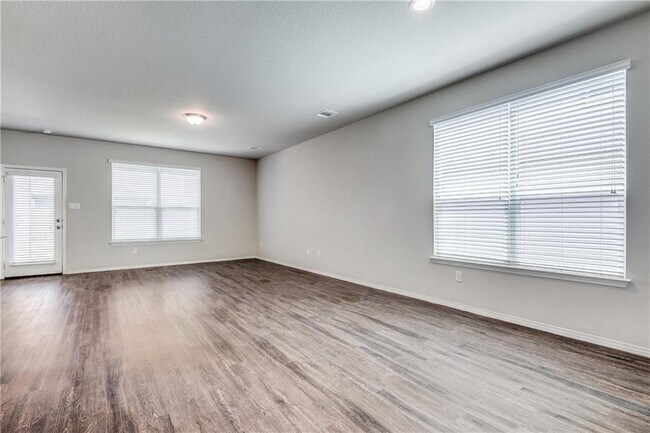 Building Photo - 109 Miles Dr
