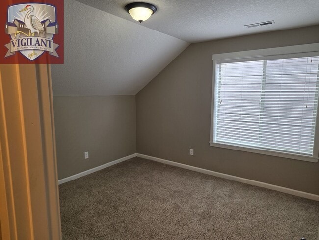 Building Photo - 2605 NE 130th Ct