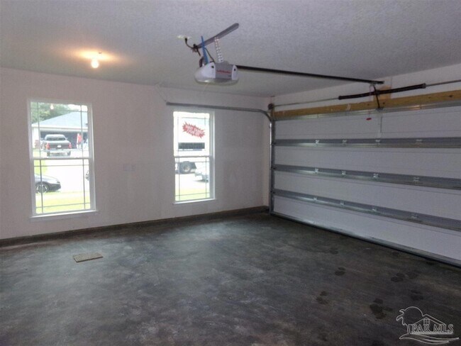 Building Photo - 5621 Peach Dr