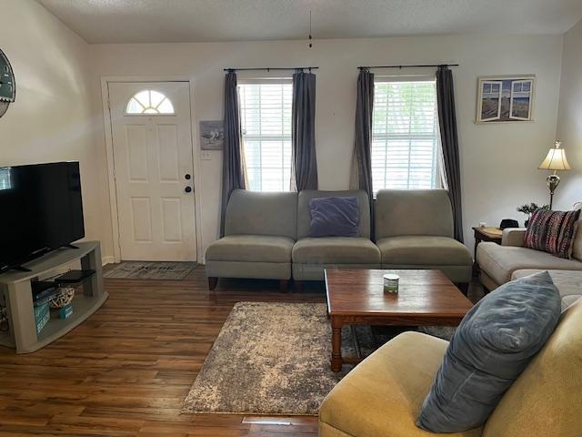 Building Photo - 20066 William St