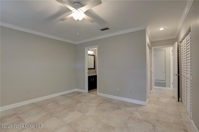 Building Photo - 866 Gilbert St