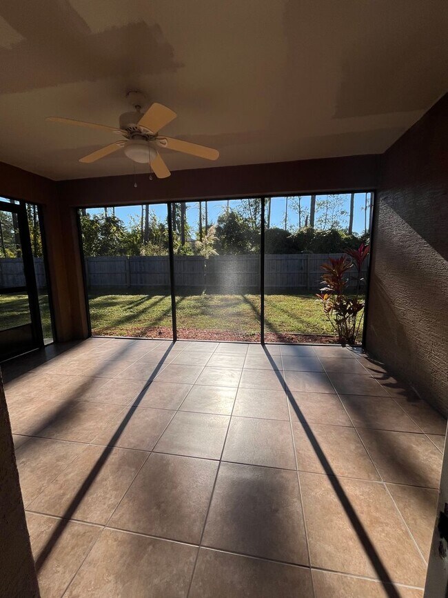 Building Photo - Beautiful Fenced in Yard on a cul-de-sac!!!