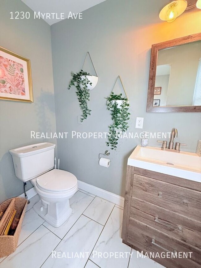 Building Photo - 1230 Myrtle Ave