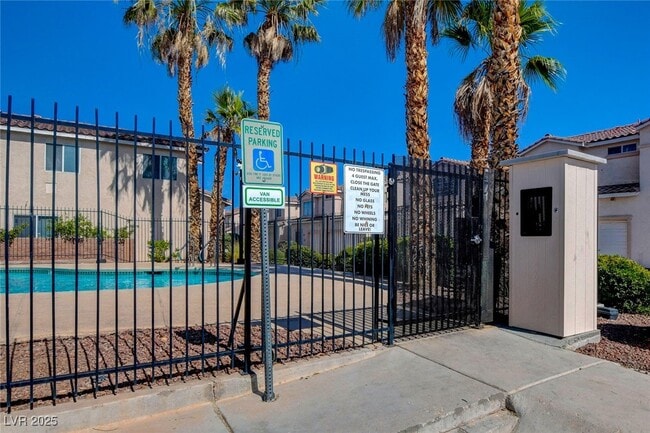 Building Photo - 9559 Belle Reserve St