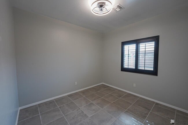 Building Photo - 4429 W 25th Ln