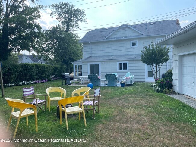 Building Photo - 516 Page Ave