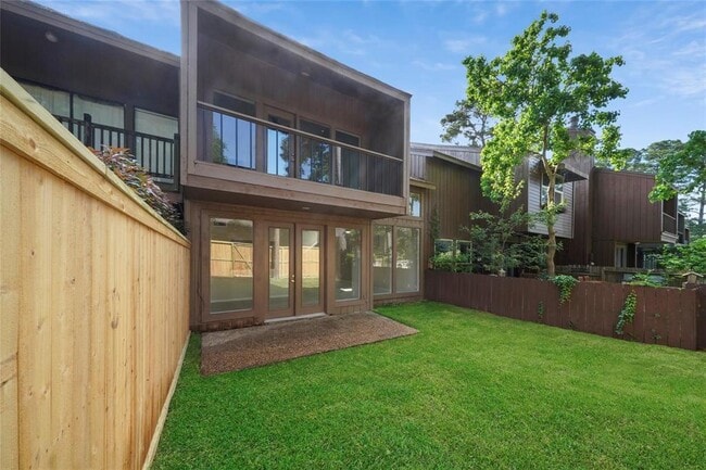 Building Photo - 3230 Poe Dr