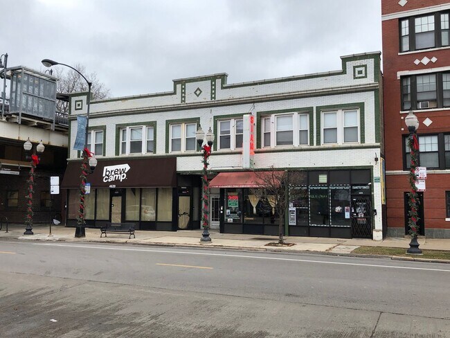 Building Photo - 4637 N Damen Ave