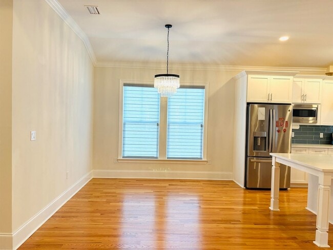 Building Photo - 2506 Blue Ridge Dr