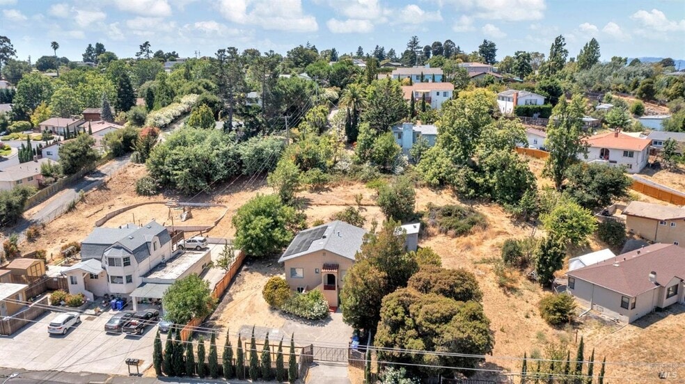 Building Photo - 683 Appian Way