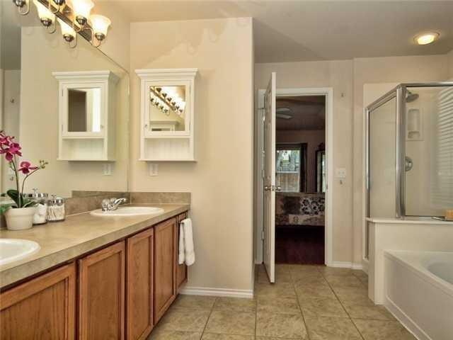 Building Photo - 533 Golden Creek Dr