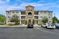 Building Photo - 1849 N Crest Rd