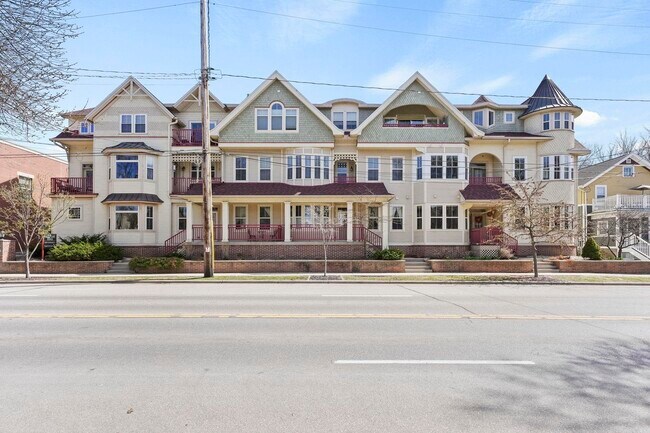 Building Photo - 1037 Williamson St