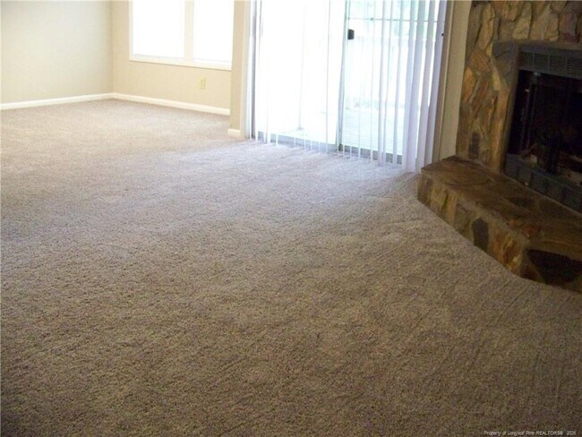 Building Photo - 1022 Brookhollow Dr